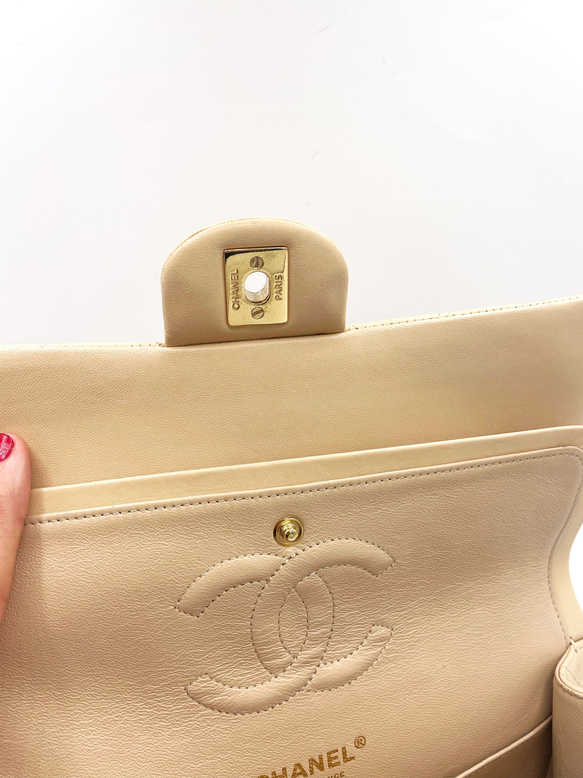 Sac Chanel Classique en cuir beige - Soline
