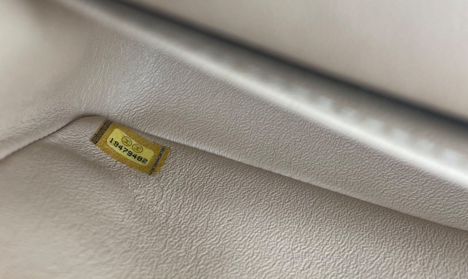 Sac Chanel Classique en cuir beige - Soline