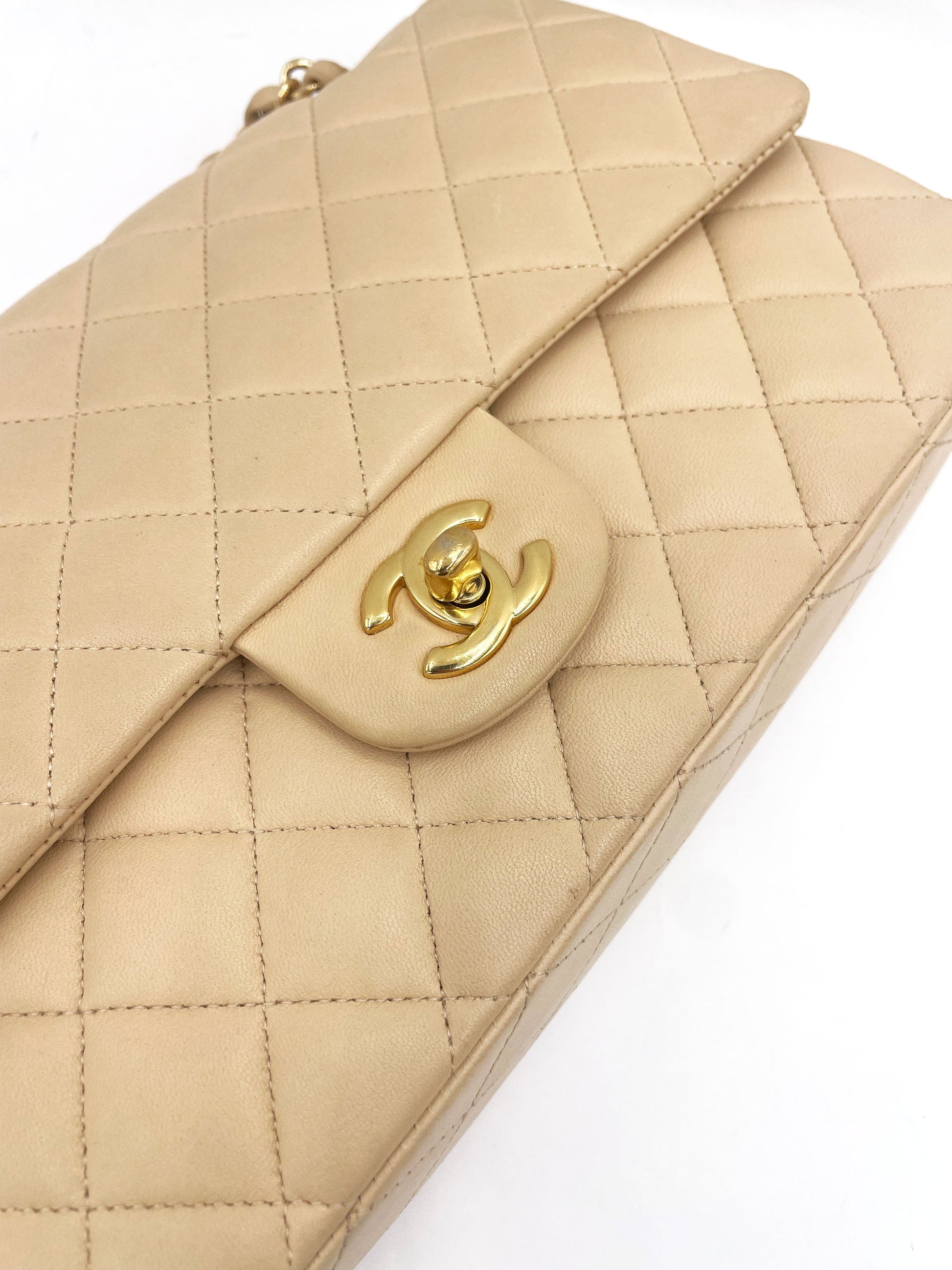 Sac Chanel Classique en cuir beige - Soline
