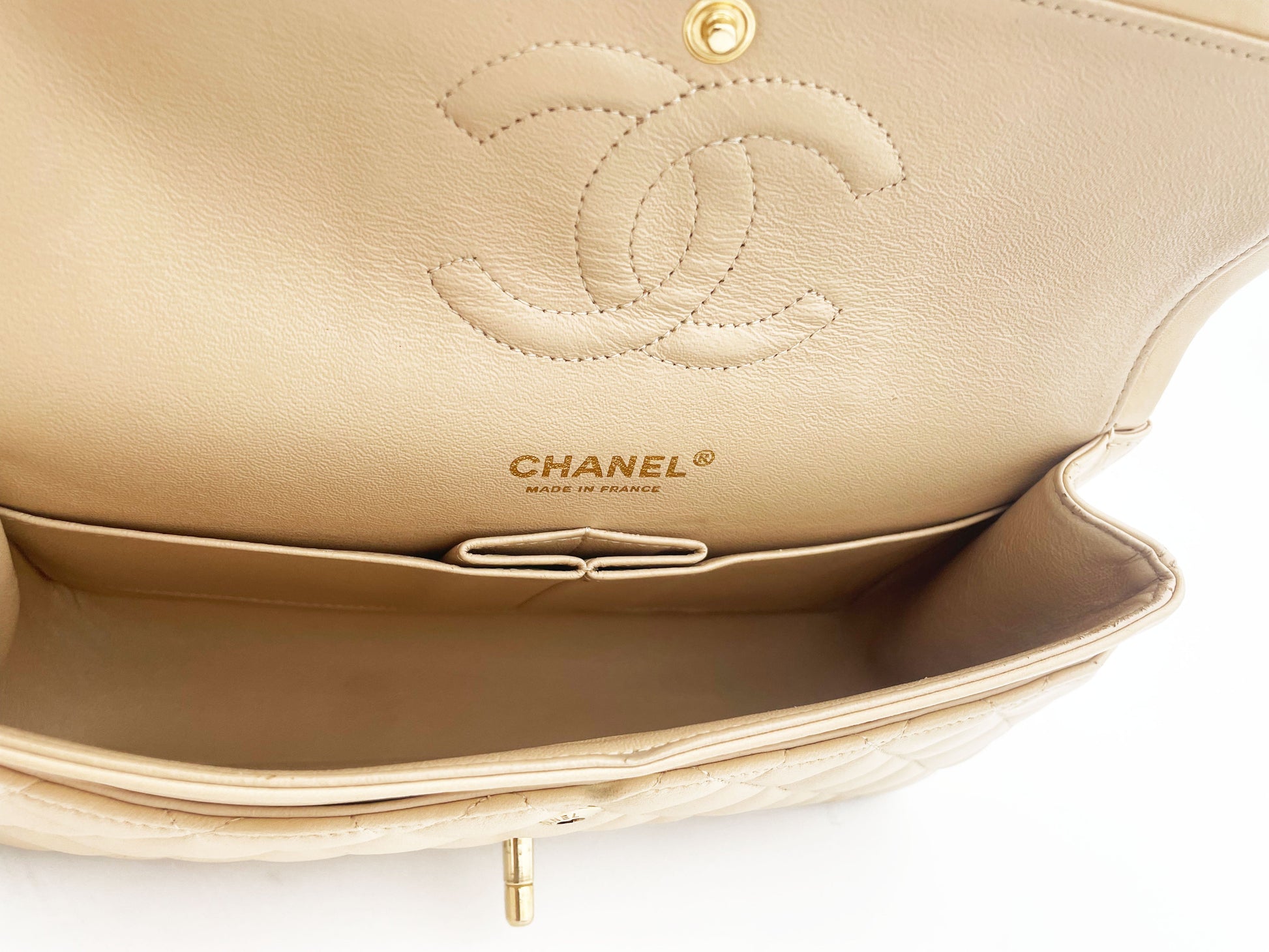 Sac Chanel Classique en cuir beige - Soline
