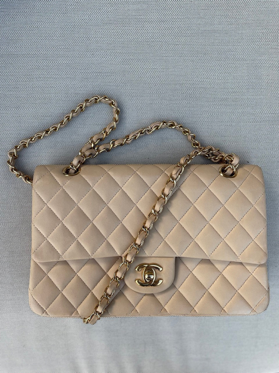Sac Chanel Classique en cuir beige - Soline