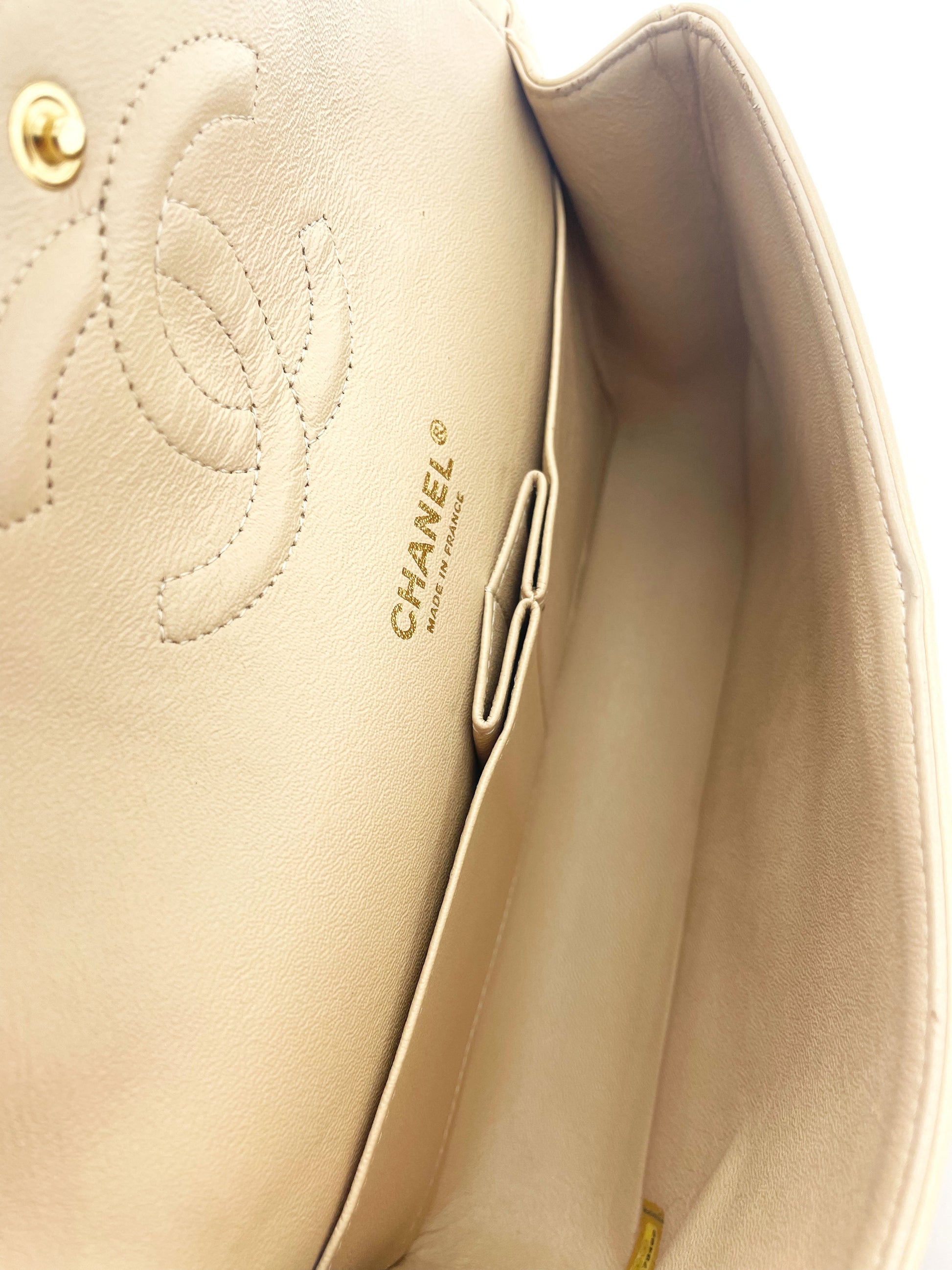 Sac Chanel Classique en cuir beige - Soline
