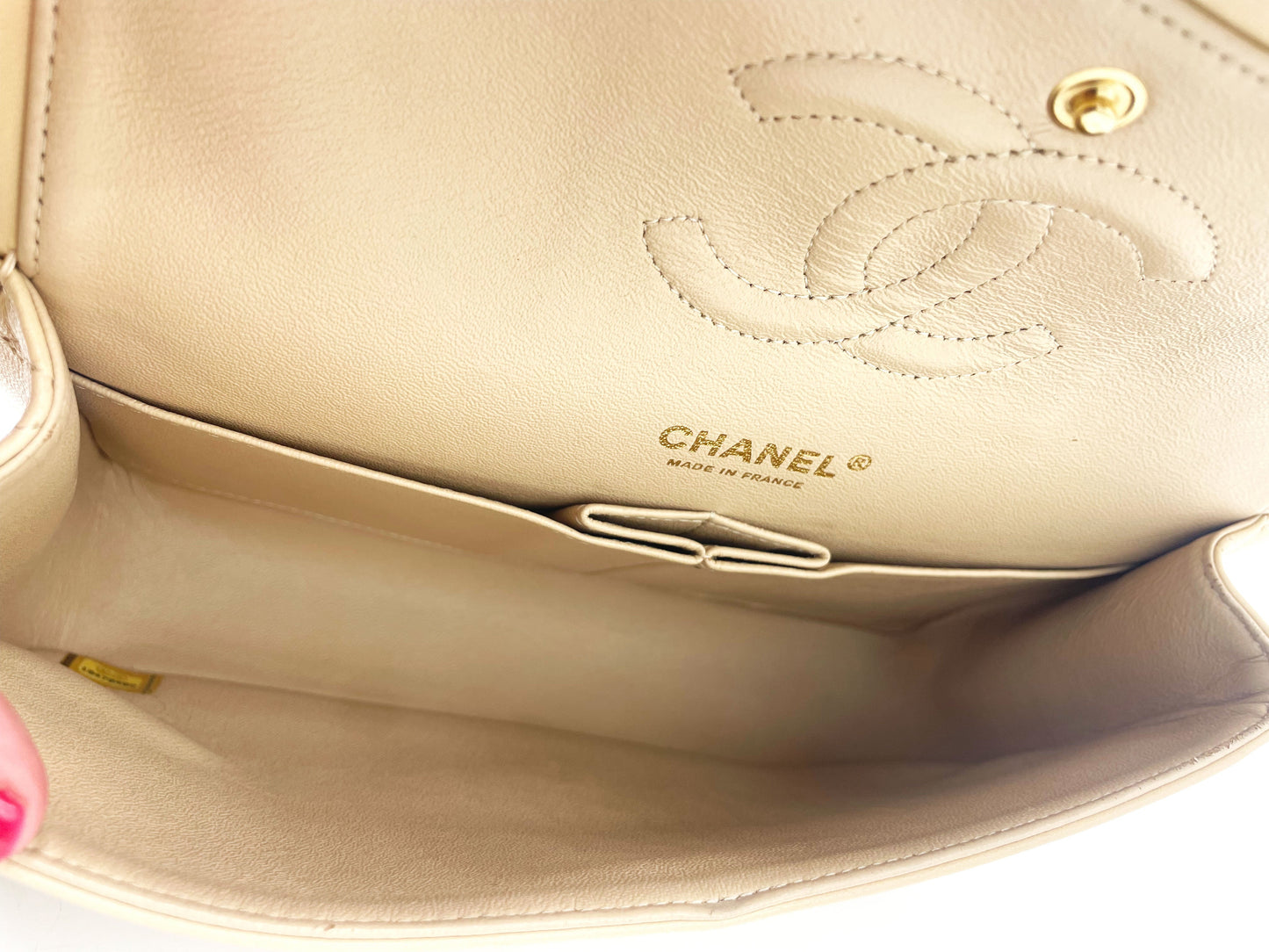 Sac Chanel Classique en cuir beige - Soline