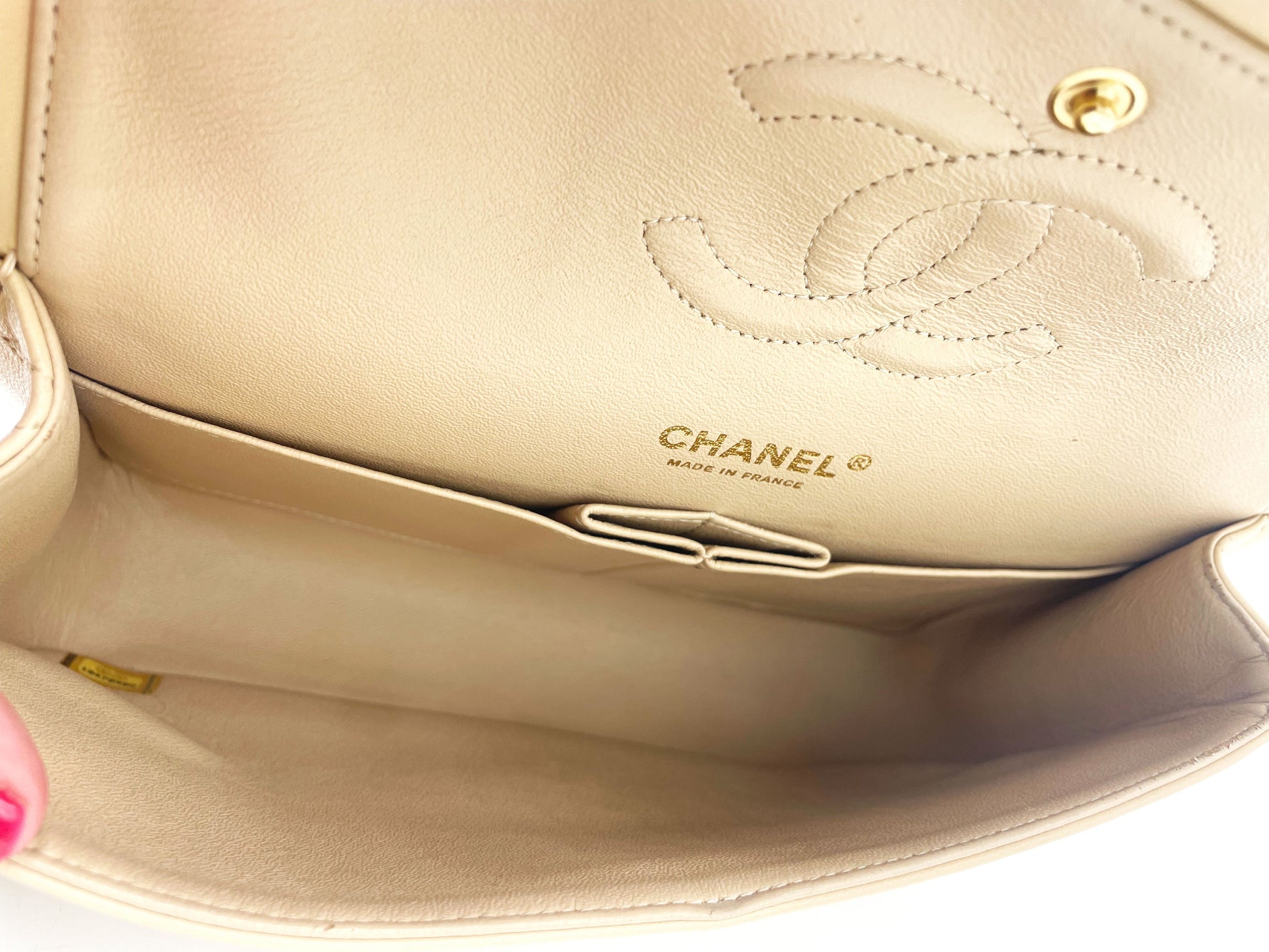 Sac Chanel Classique en cuir beige - Soline