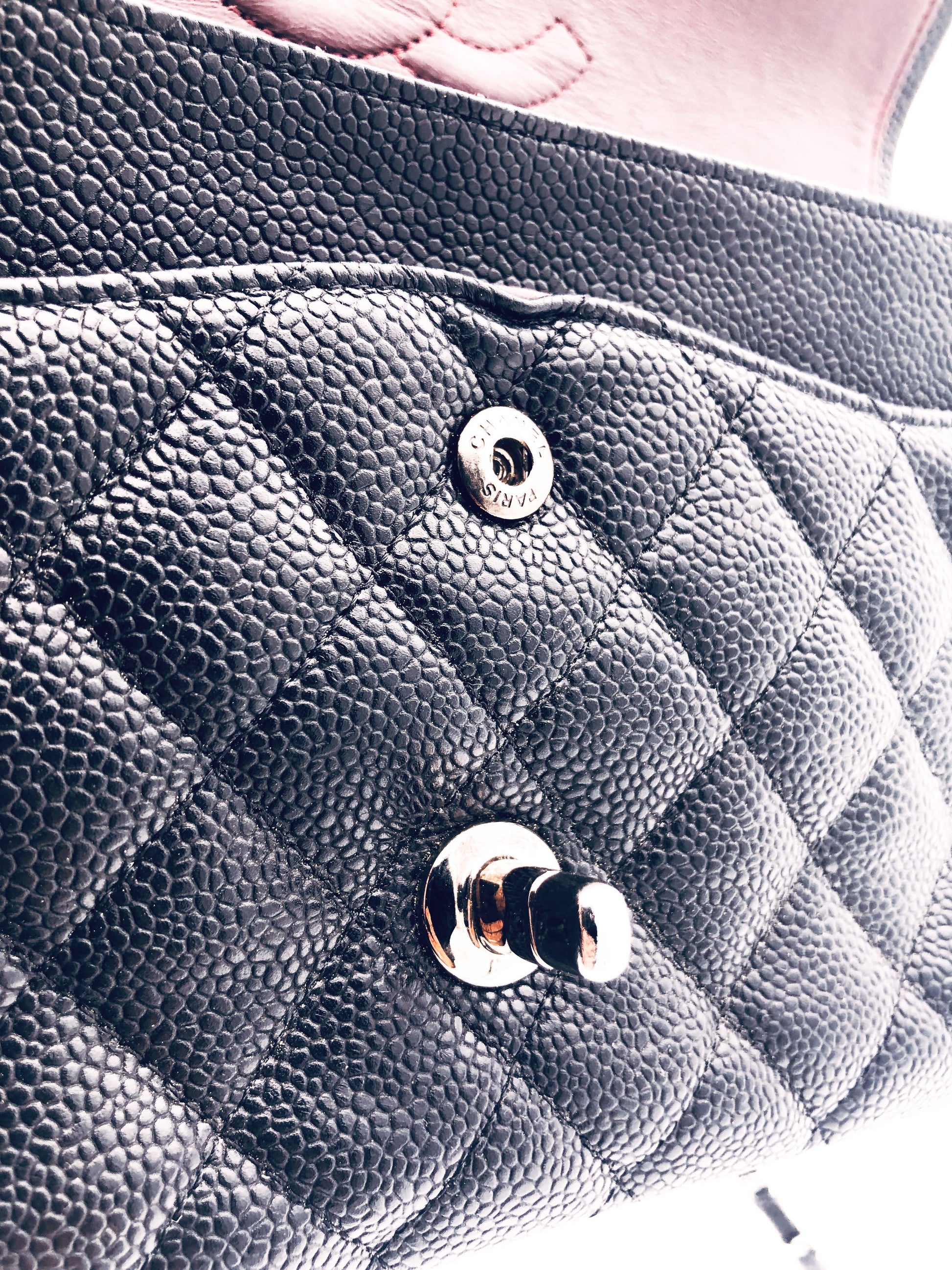 Sac Chanel Classique en cuir caviar noir & métal argenté - Soline