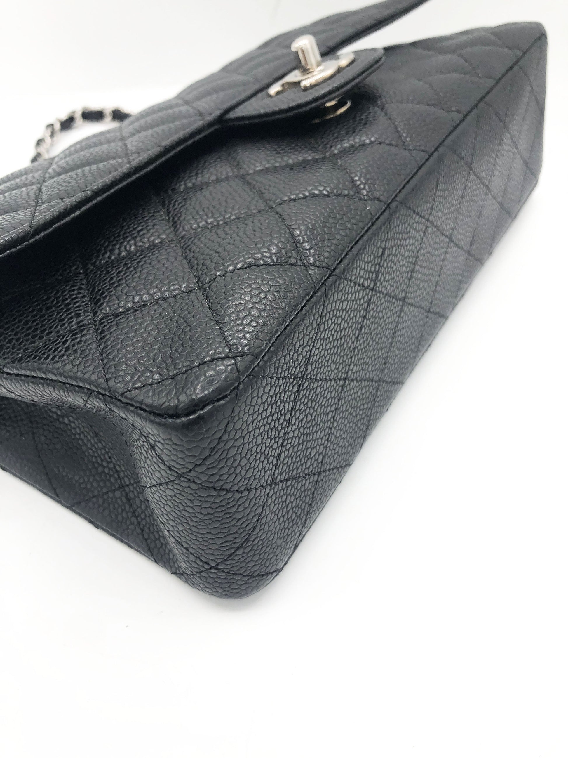 Sac Chanel Classique en cuir caviar noir & métal argenté - Soline