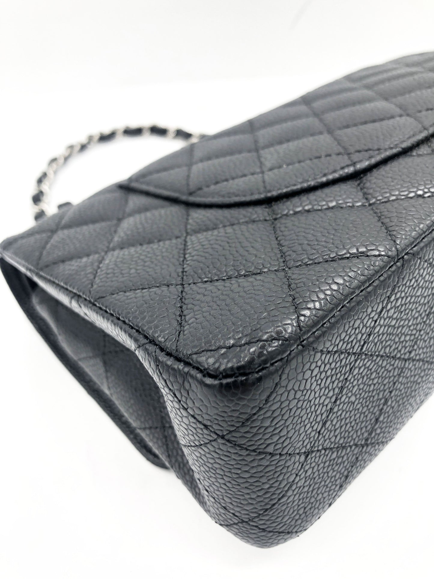 Sac Chanel Classique en cuir caviar noir & métal argenté - Soline