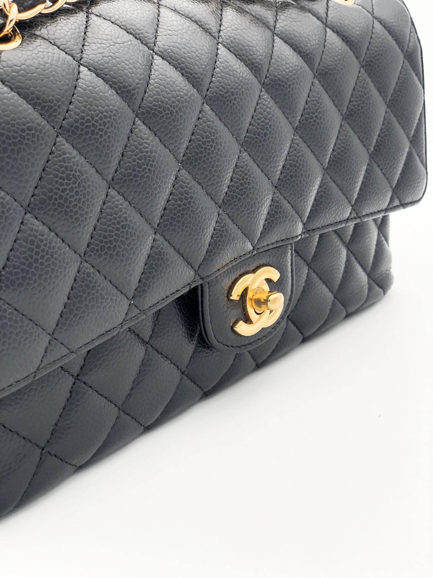 Sac Chanel Classique veau caviar noir & métal doré - Soline