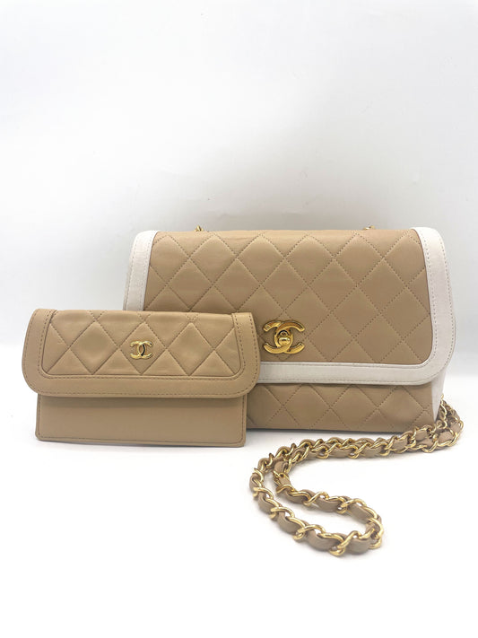 Sac Chanel Diana bi color beige et blanc en cuir d'agneau vintage - Soline