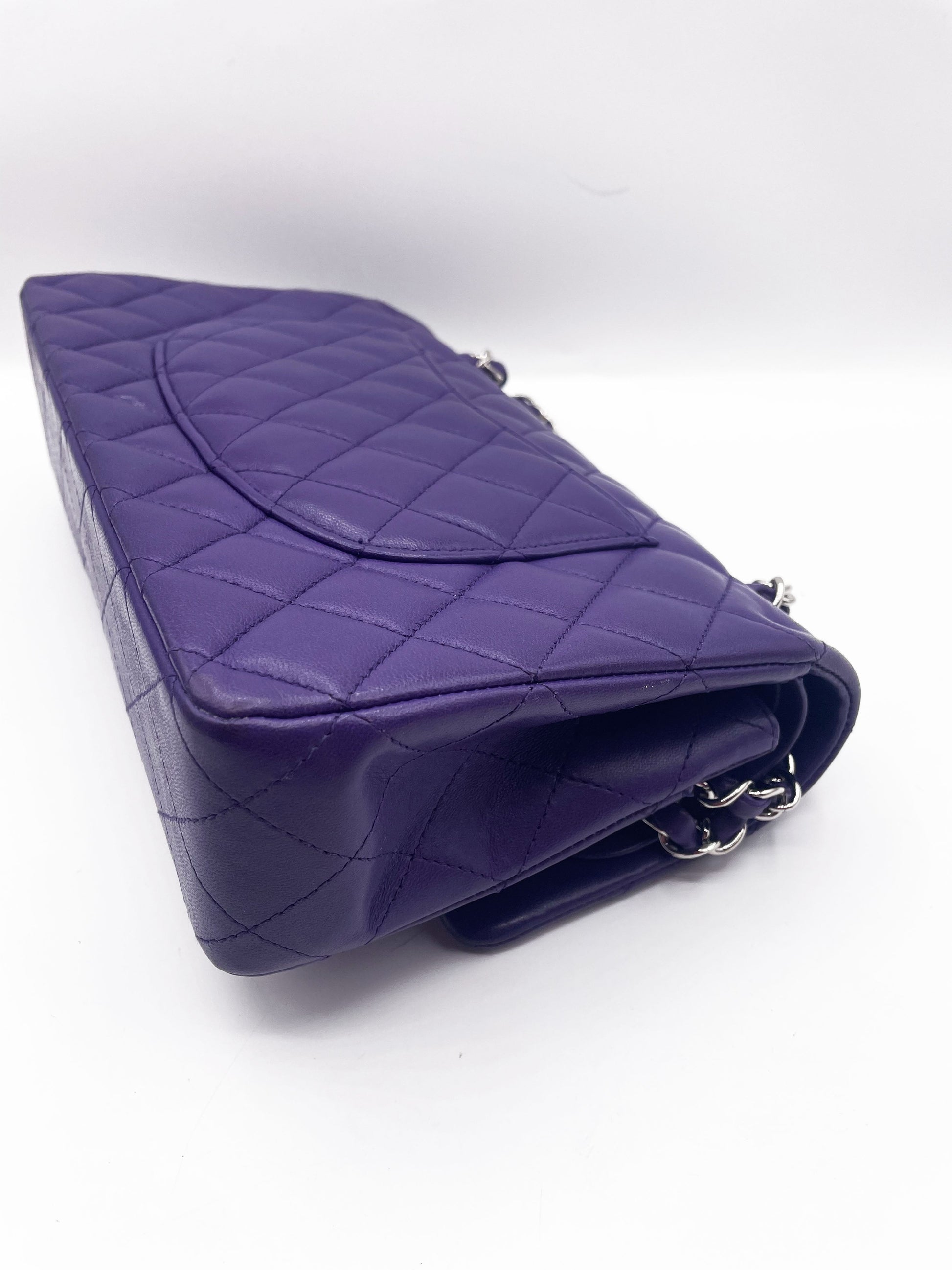 Sac Chanel Timeless/Classique matelassé en cuir d'agneau violet medium - Soline