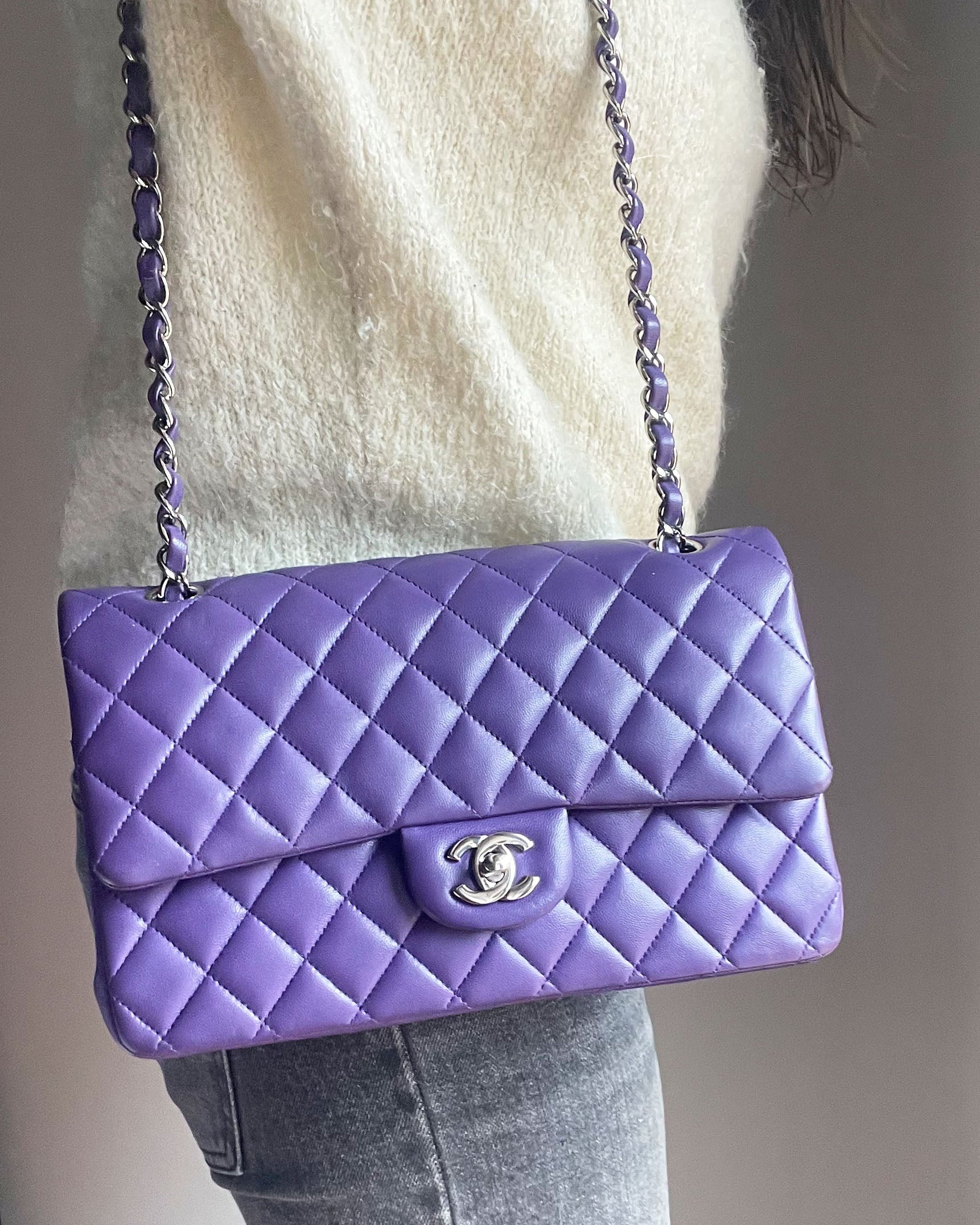 Sac Chanel Timeless/Classique matelassé en cuir d'agneau violet medium - Soline