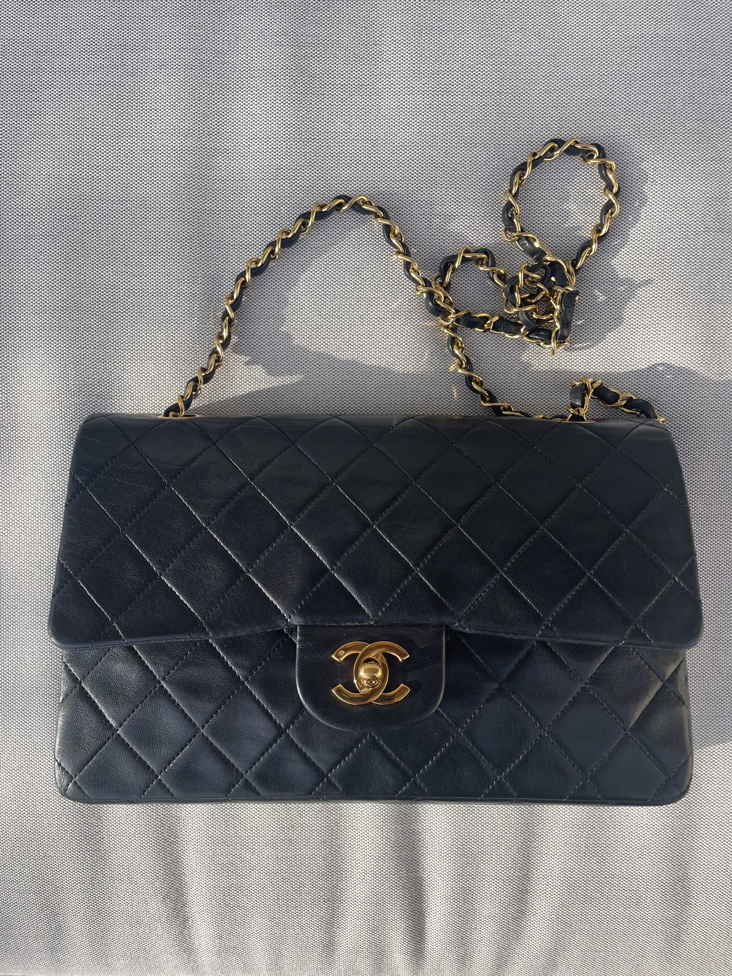 Sac Classique Médium double rabat 25 cm en cuir Noir - Soline