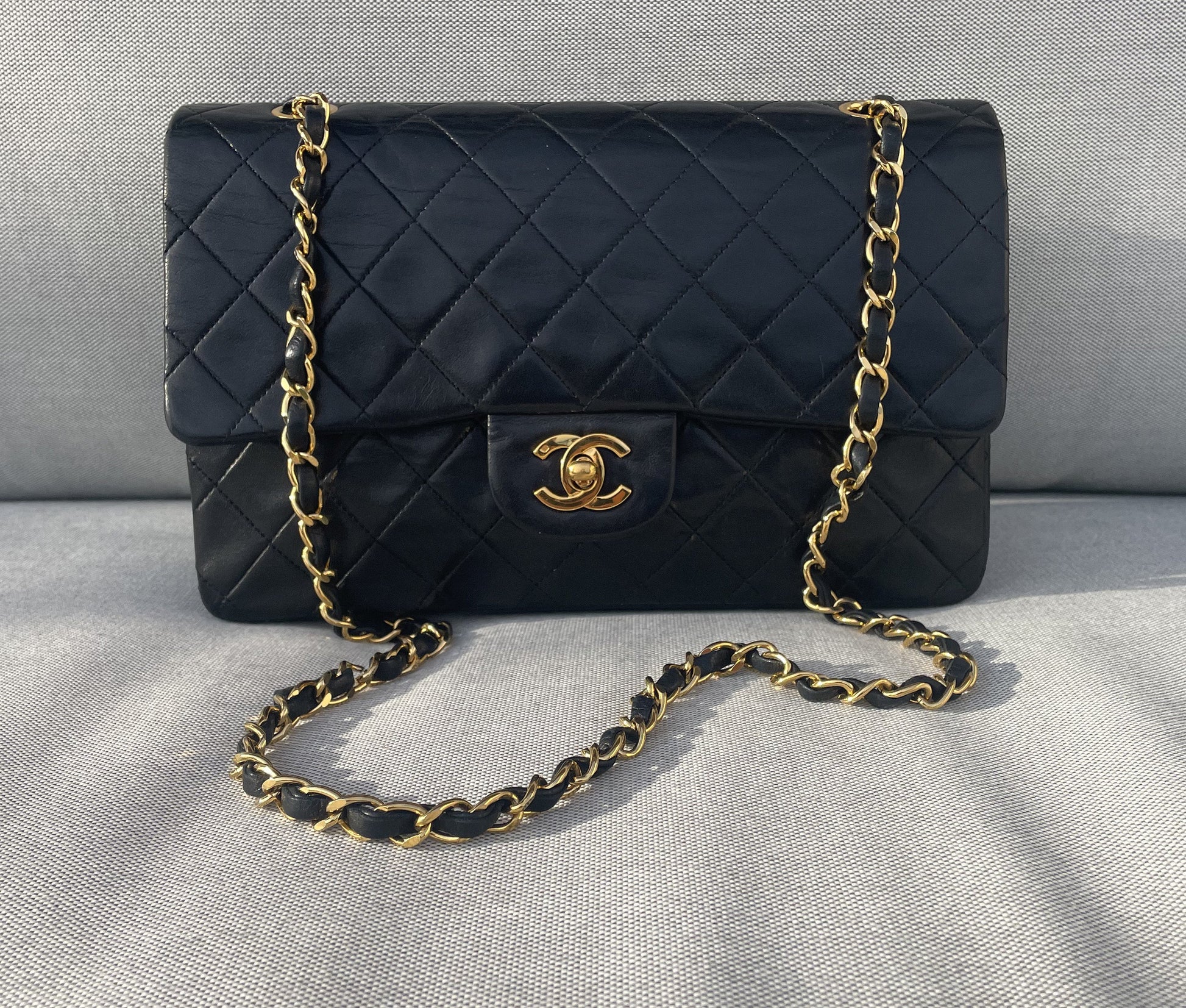 Sac Classique Médium double rabat 25 cm en cuir Noir - Soline