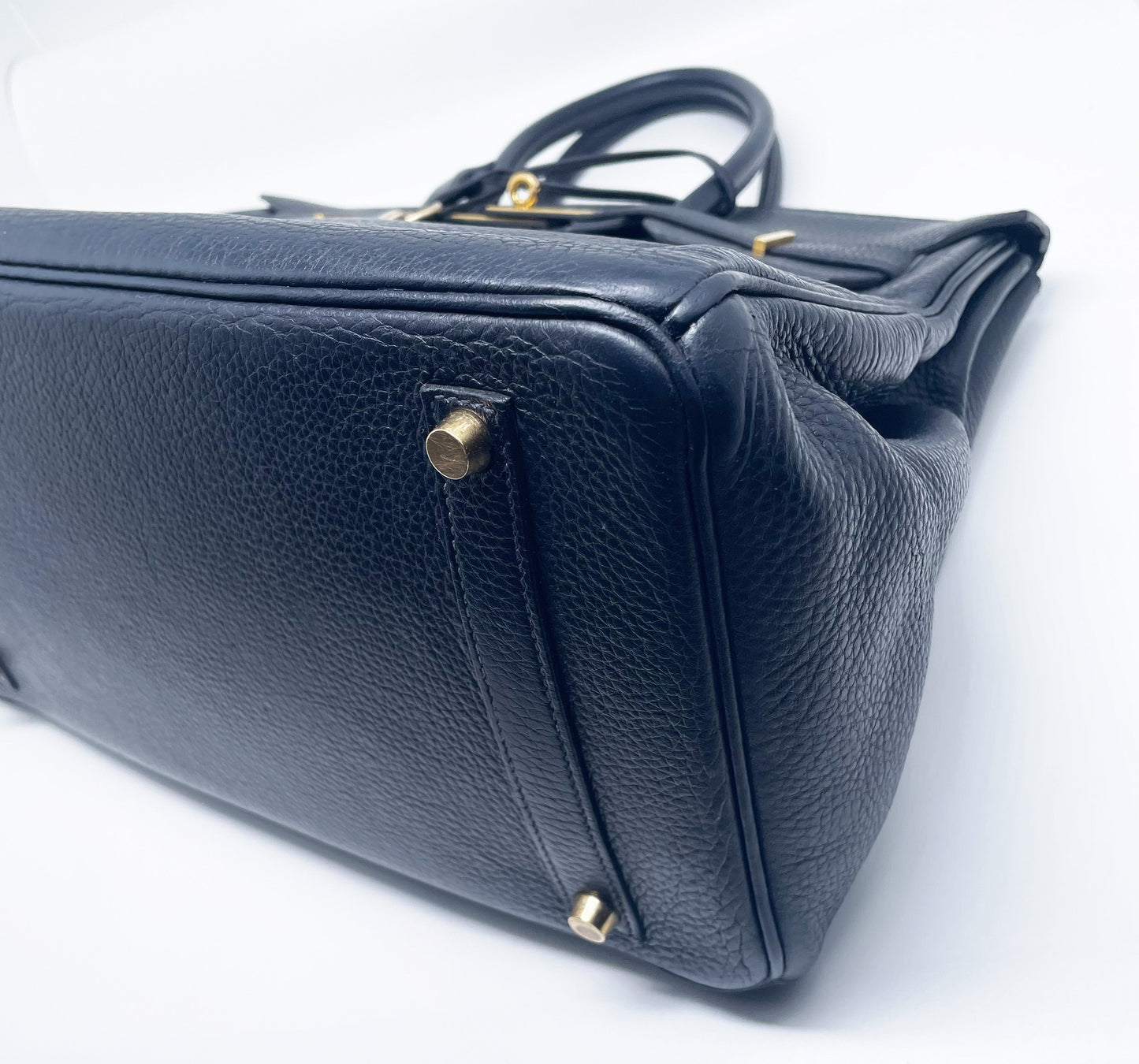 Sac Hermès Birkin en cuir Togo Bleu Nuit 35 cm, garniture en métal doré. - Soline