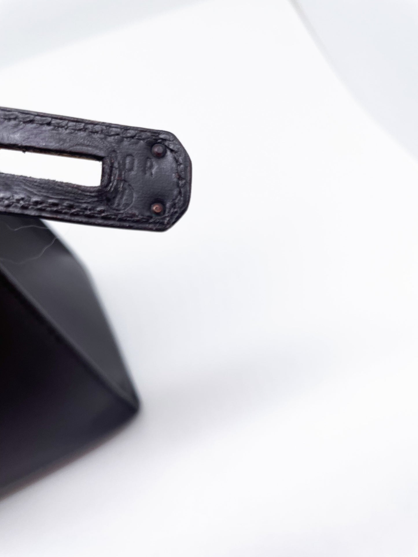 Sac Hermès Kelly 28 SELLIER chocolat en cuir box - Soline