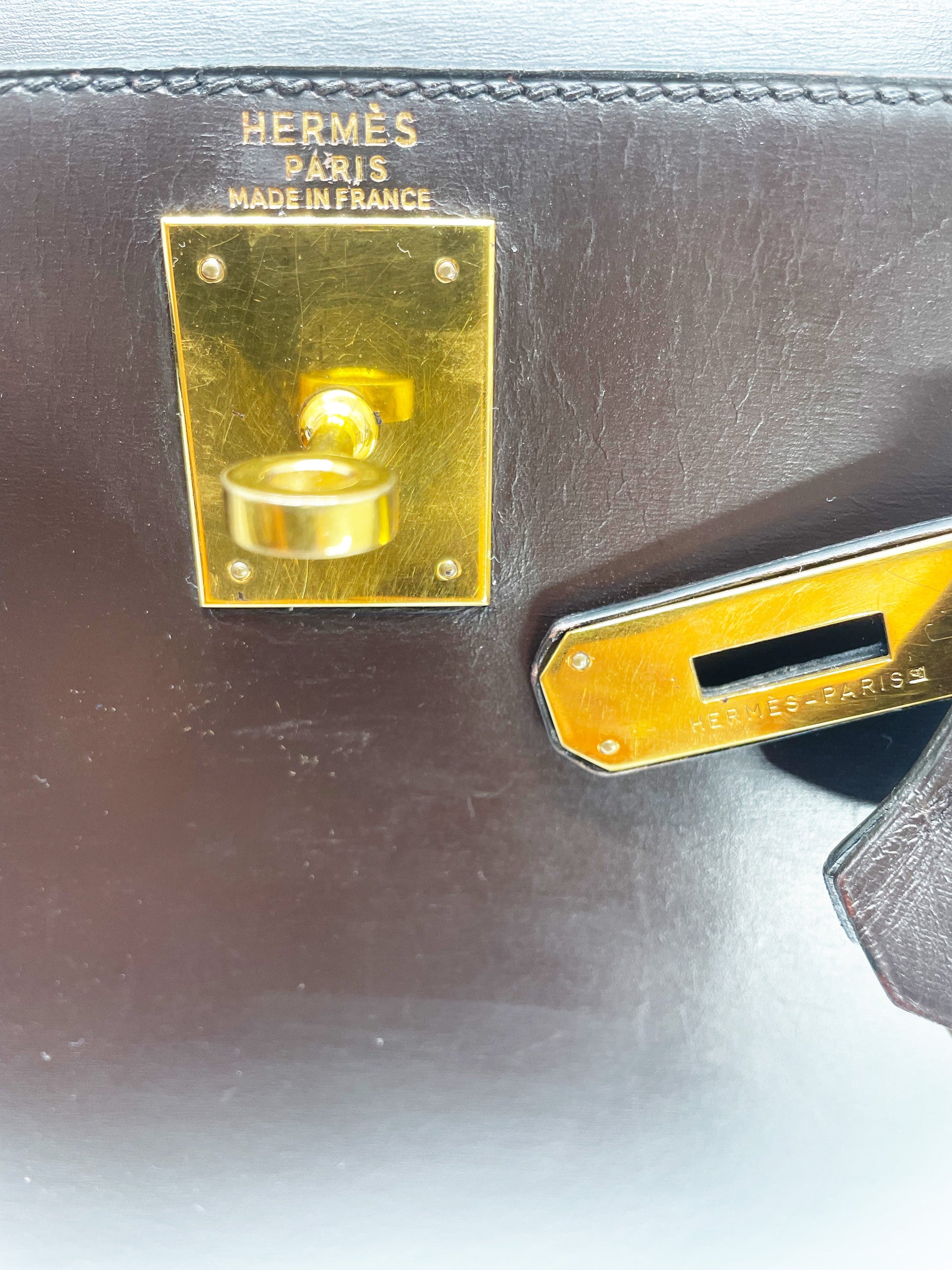 Sac Hermès Kelly 28 SELLIER chocolat en cuir box - Soline