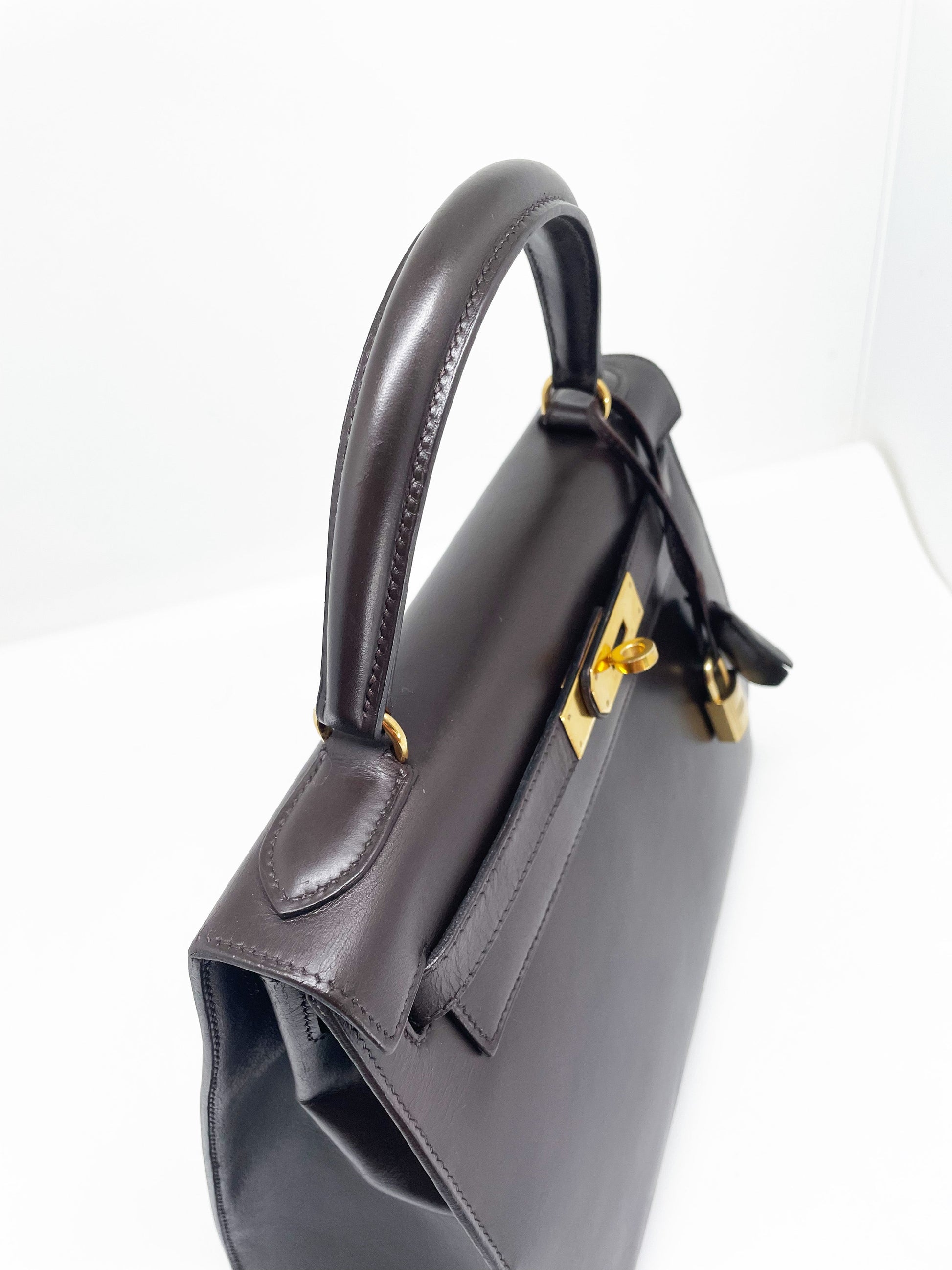 Sac Hermès Kelly 28 SELLIER chocolat en cuir box - Soline