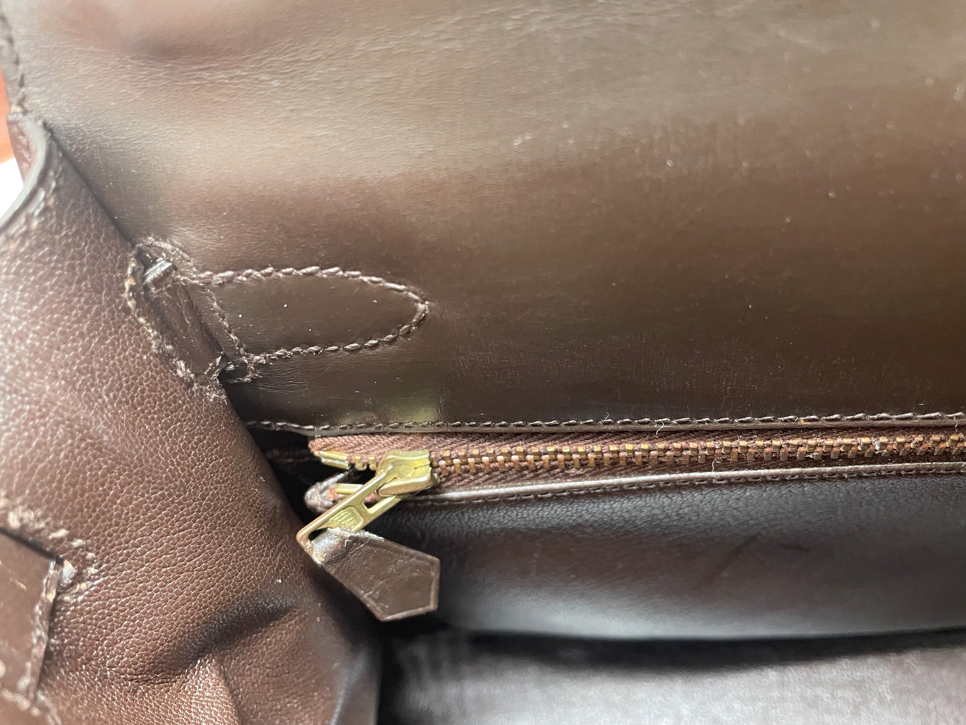 Sac Hermès Kelly 28 SELLIER chocolat en cuir box - Soline