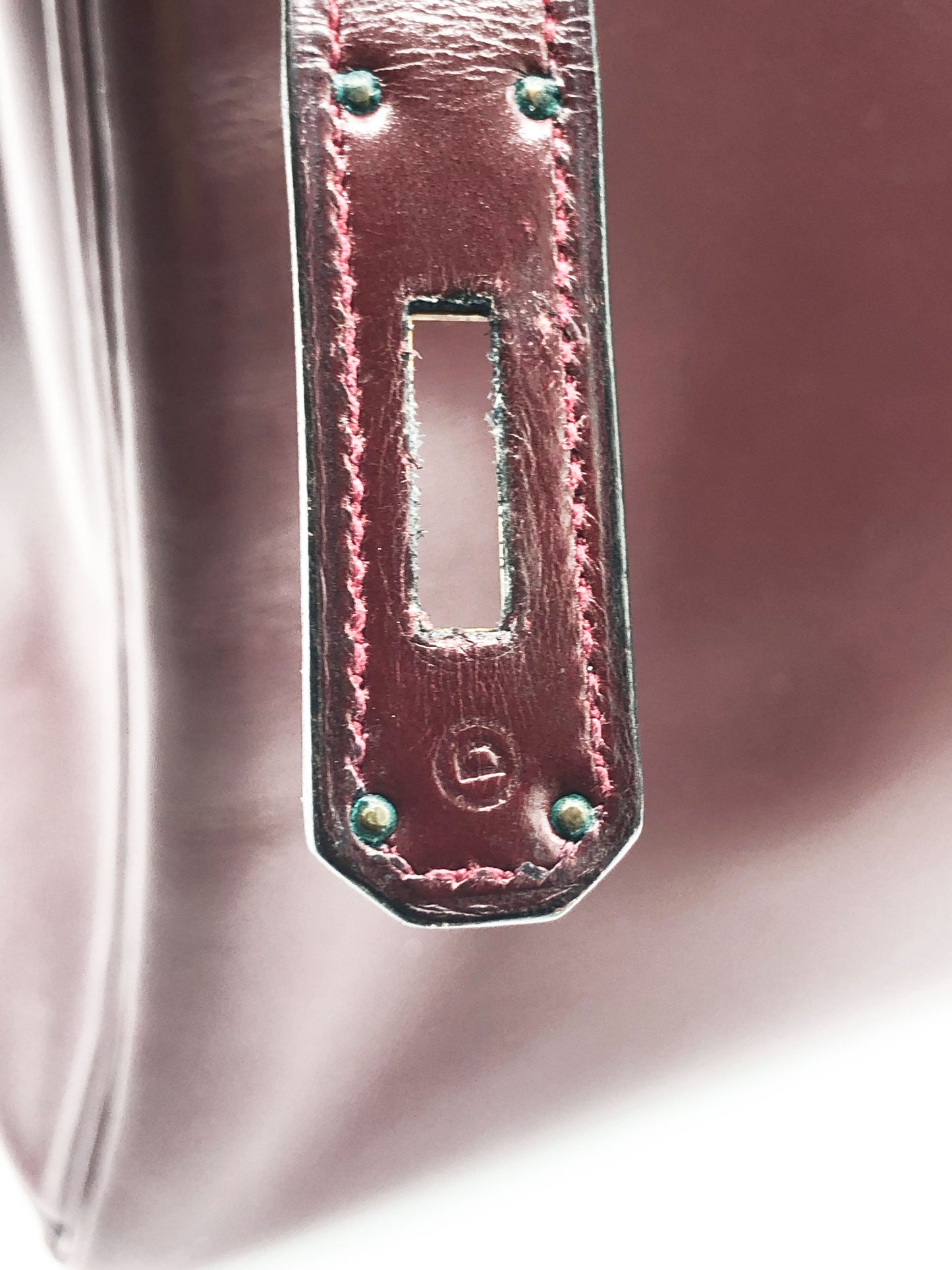 Sac Hermès Kelly 32 en cuir de box bordeaux - Soline