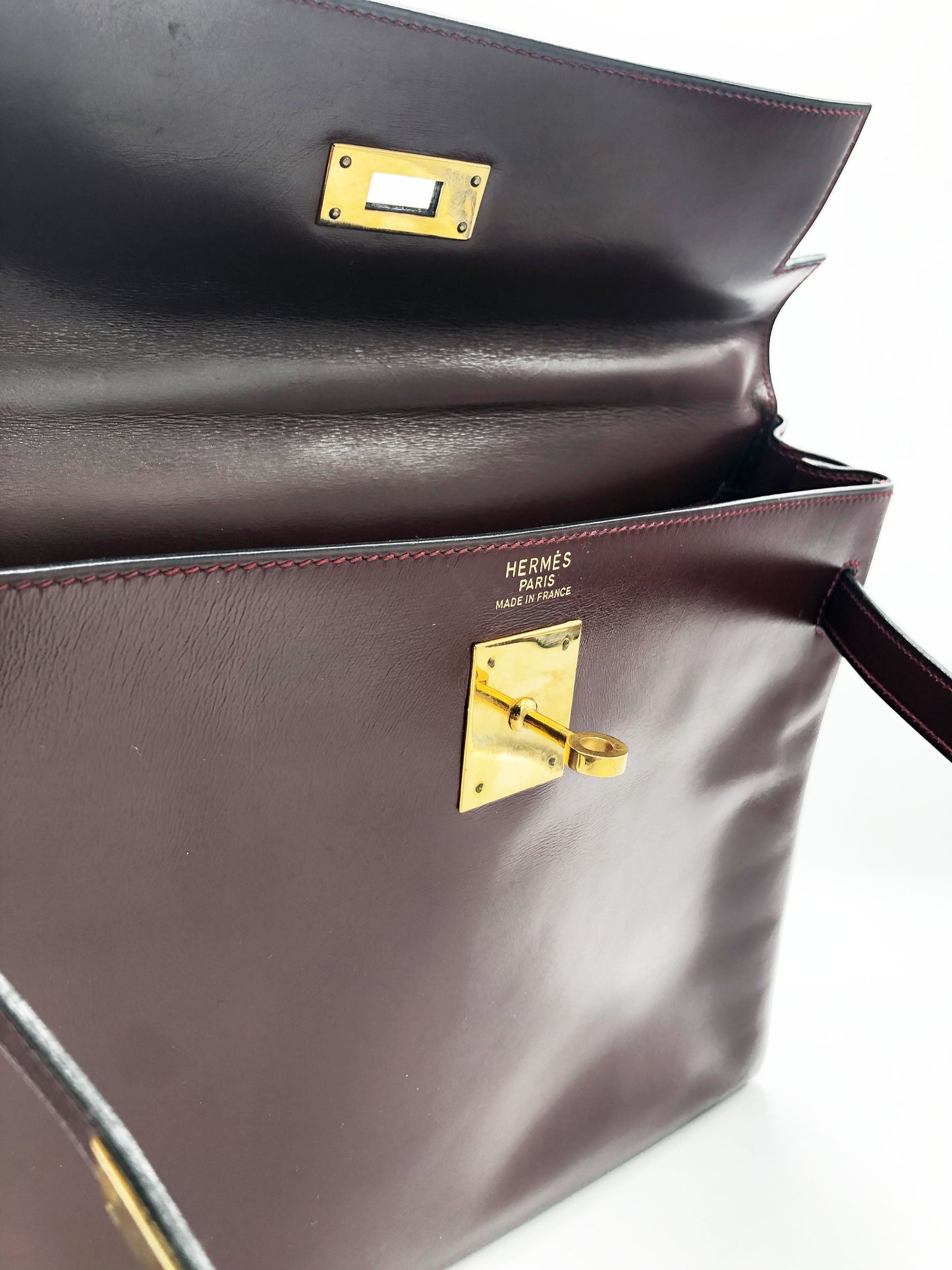Sac Hermès Kelly 32 en cuir de box bordeaux - Soline