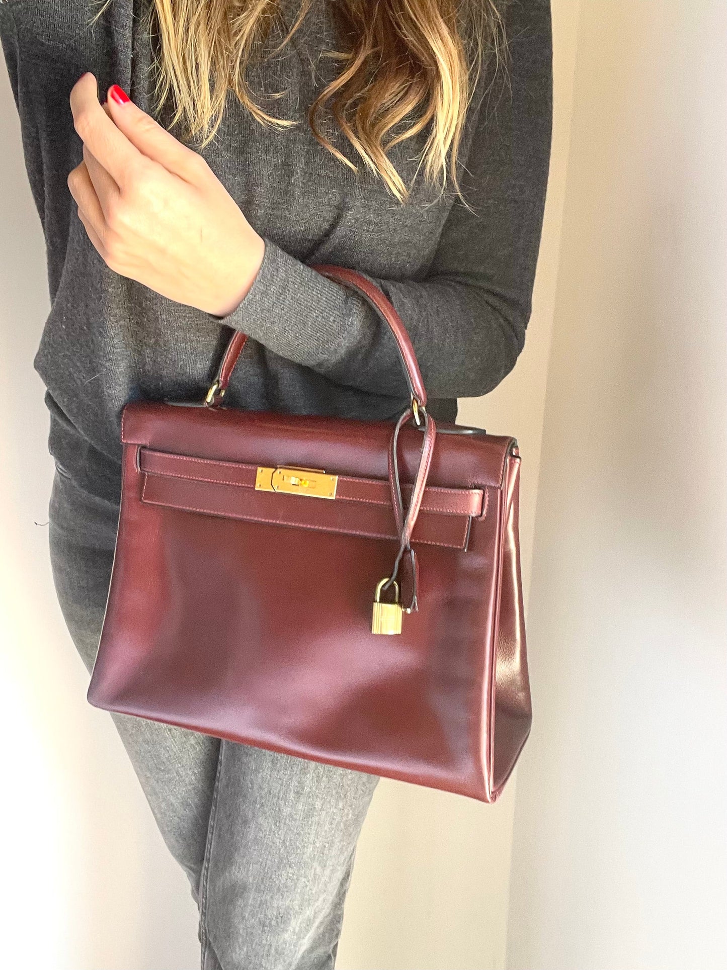 Sac Hermès Kelly 32 en cuir de box bordeaux - Soline