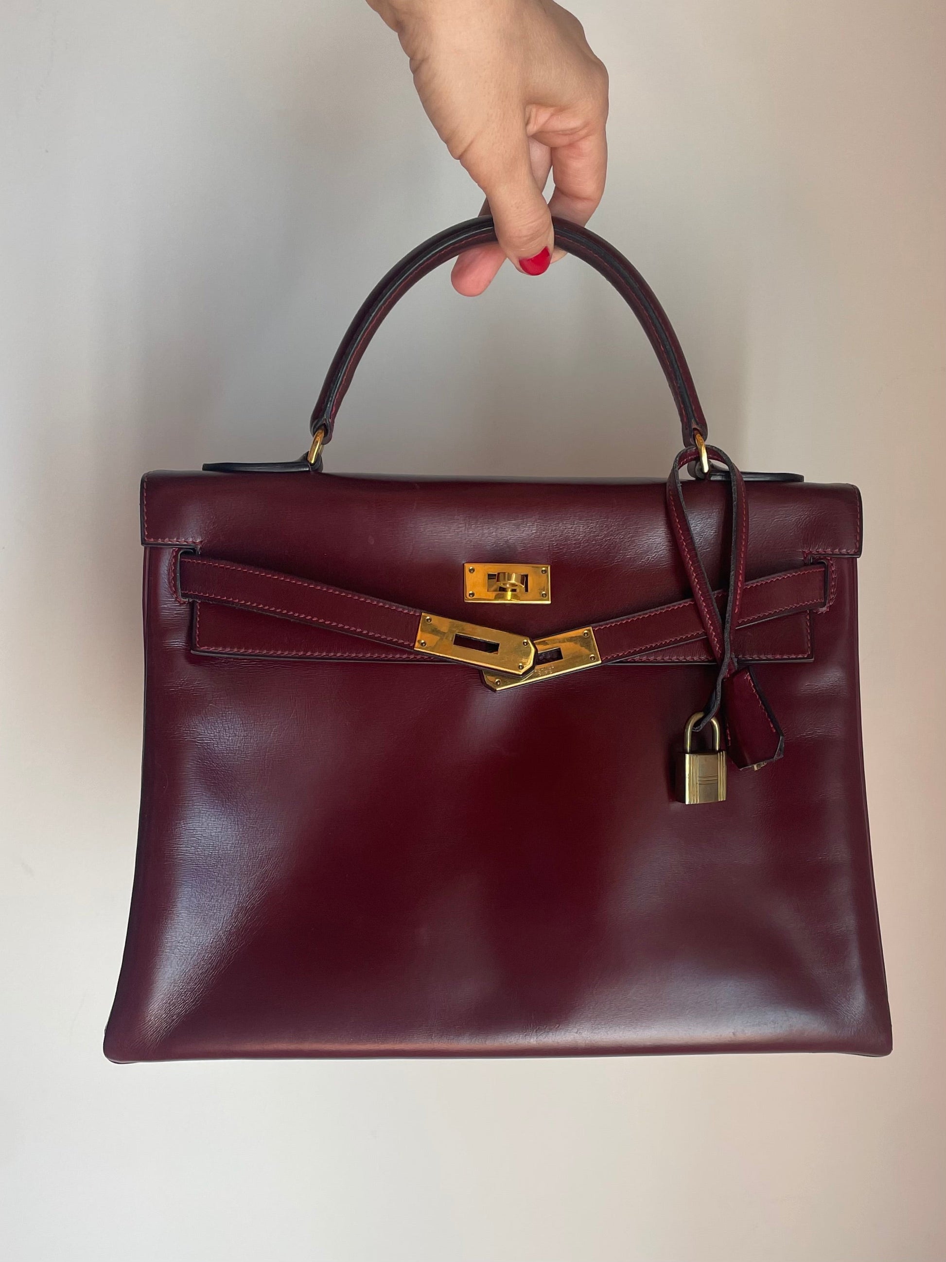Sac Hermès Kelly 32 en cuir de box bordeaux - Soline