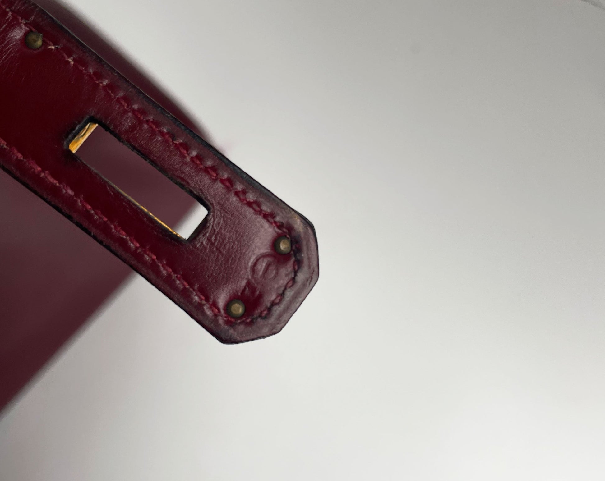 Sac Hermès Kelly rouge H en cuir de box 35 cm - Soline