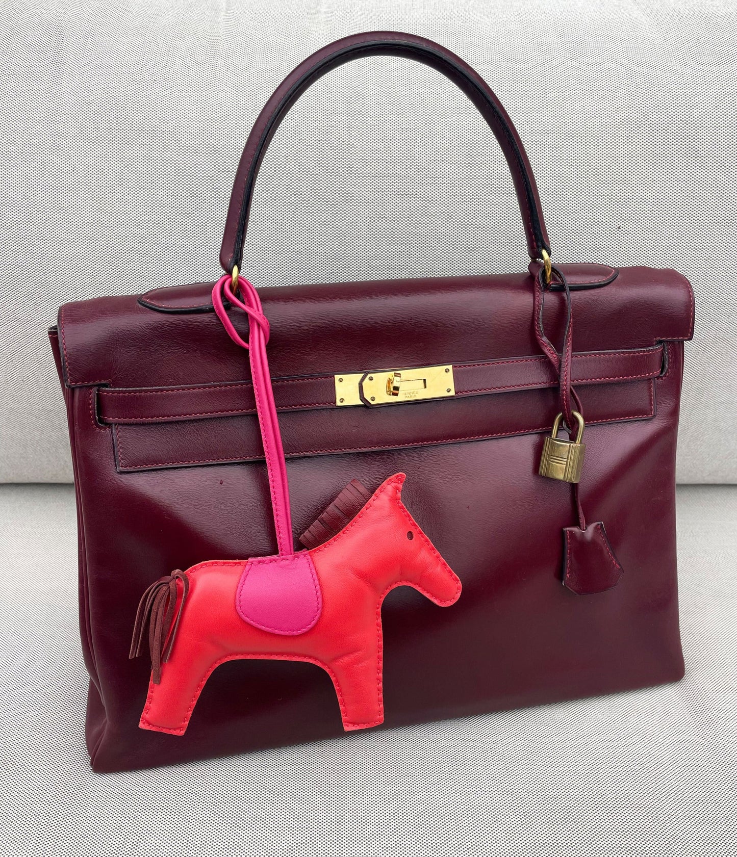 Sac Hermès Kelly rouge H en cuir de box 35 cm - Soline