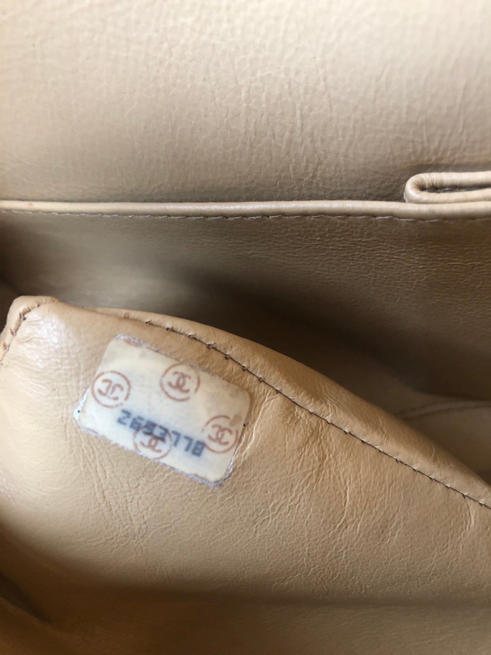 Sac Timeless medium 25 cm à double rabat en cuir d'agneau matelassé beige - Soline