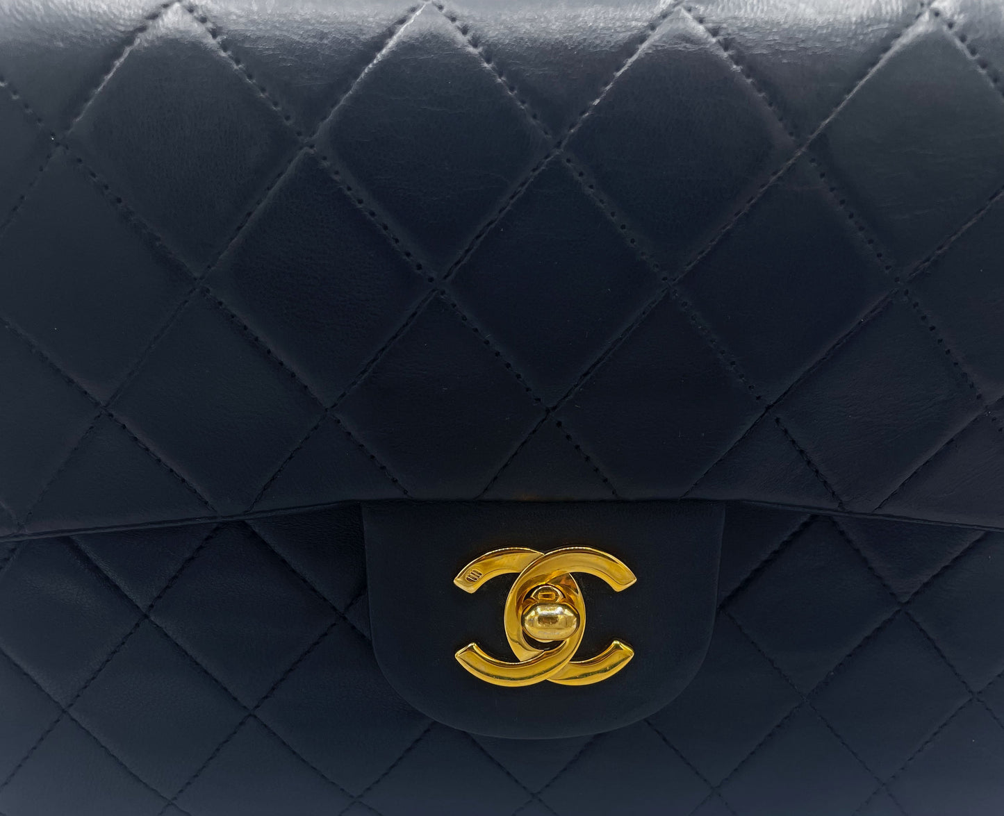 SAC TIMELESS SMALL AGNEAU NOIR FINITION OR 24 K - Soline