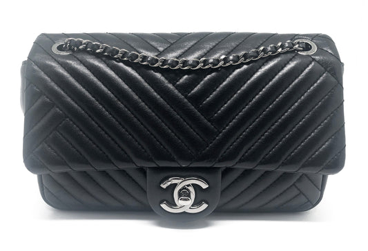Super Sac Chanel Timeless en cuir d'agneau en motifs surpiqués Chevron asymétriques noir - Soline