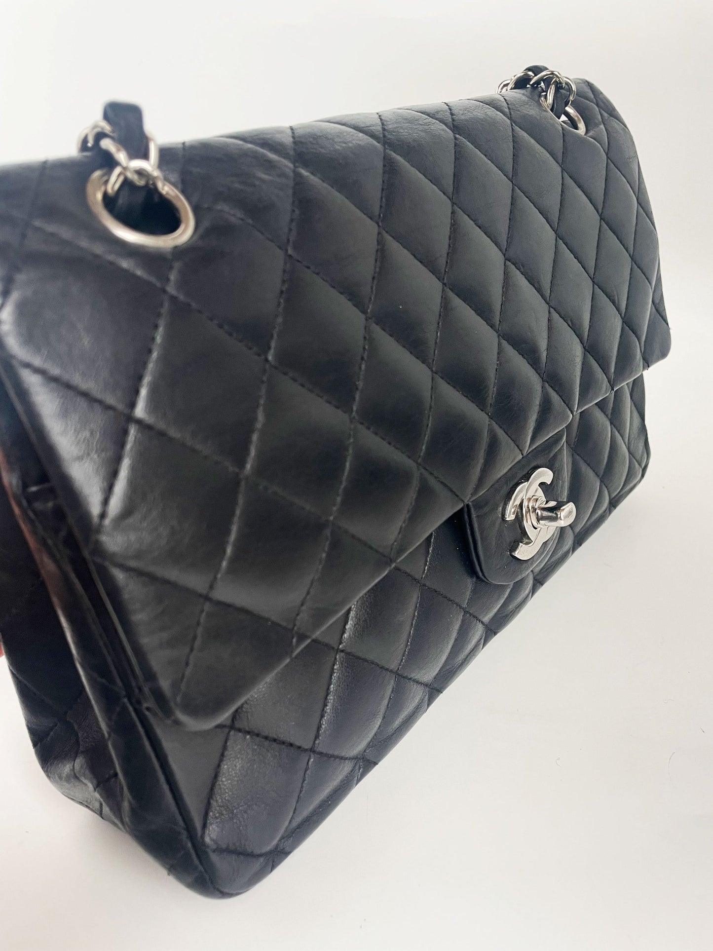 Timeless Chanel noir et bijouterie argentée - Soline