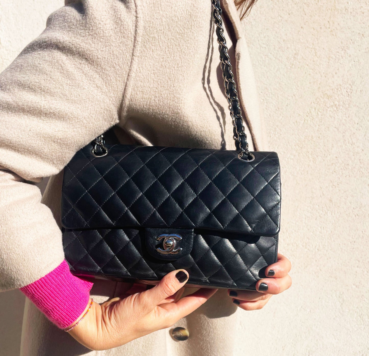 Timeless Chanel noir et bijouterie argentée - Soline