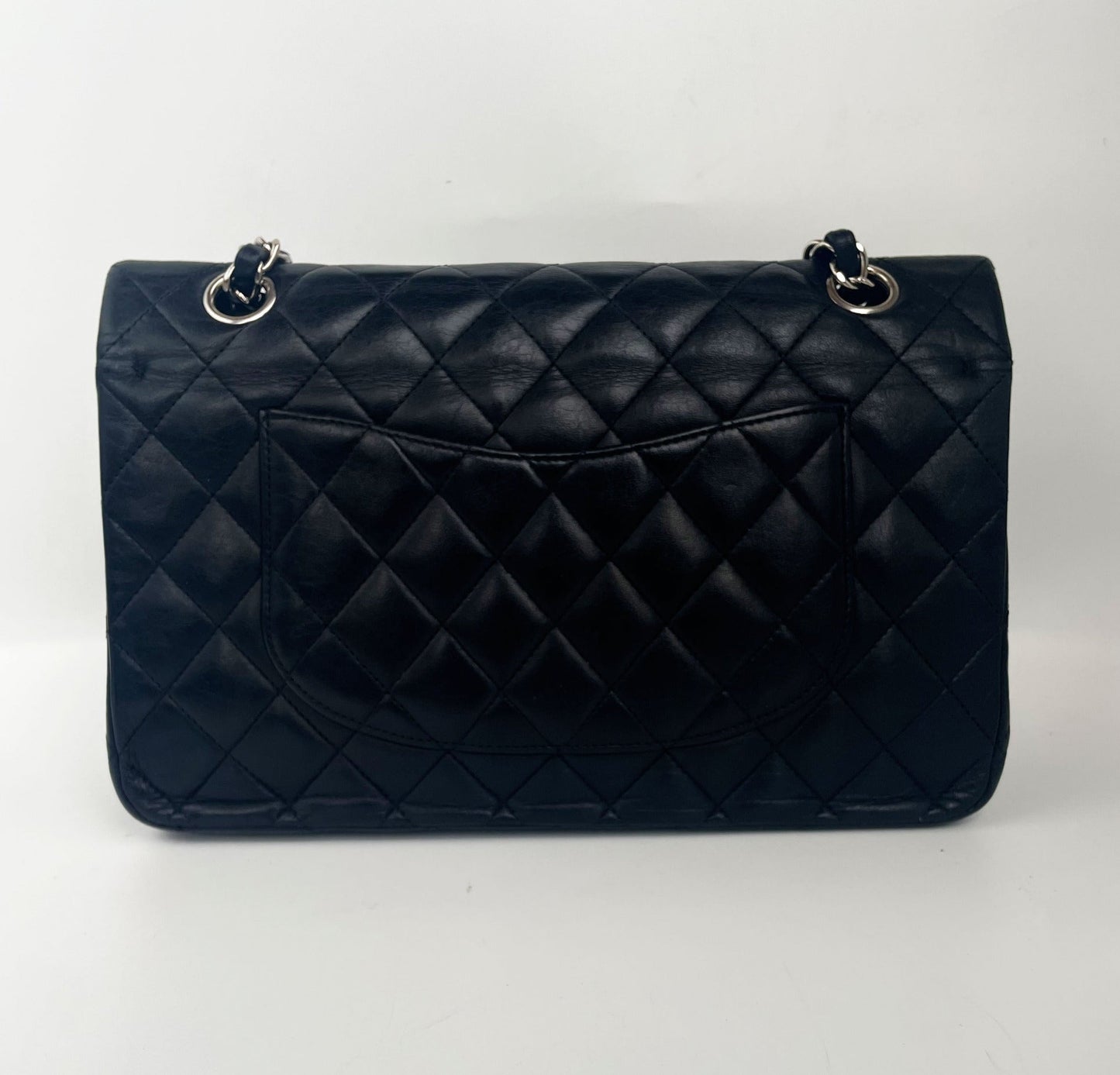 Timeless Chanel noir et bijouterie argentée - Soline