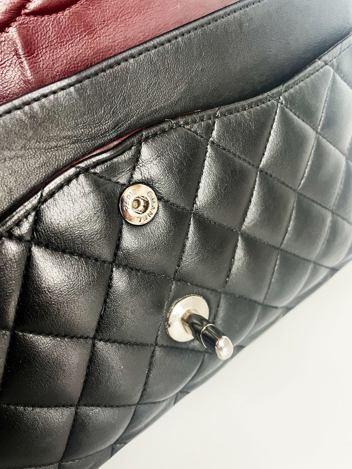 Timeless Chanel noir et bijouterie argentée - Soline