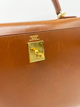 Load image into Gallery viewer, Hermes Kelly bag in hazelnut box leather 32cm
