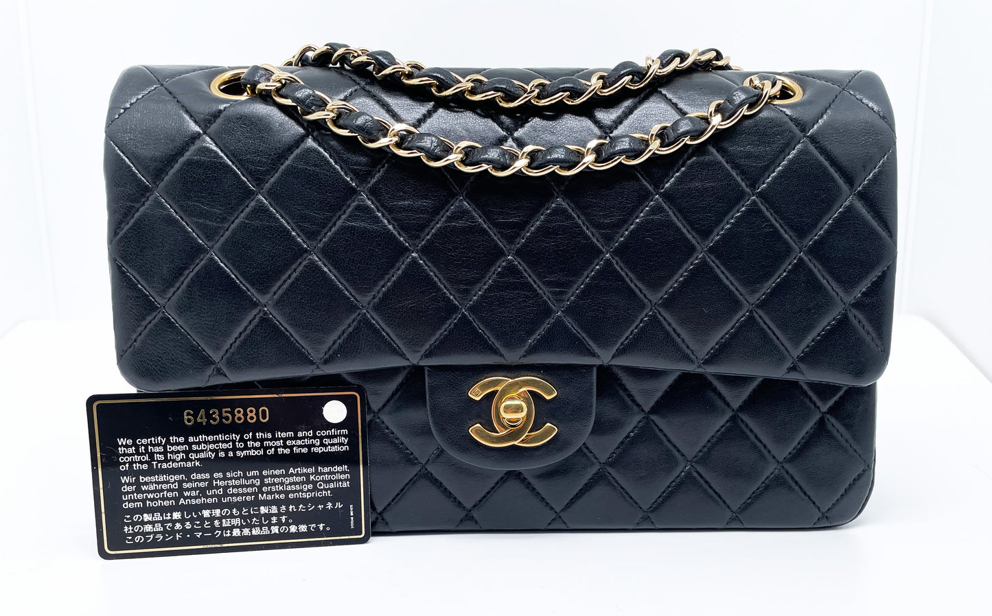 Timeless Chanel Classic handbag in black lambskin and gold metal