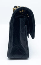 Load image into Gallery viewer, Sac à main Rabat petit Chanel Timeless en cuir matelassé noir
