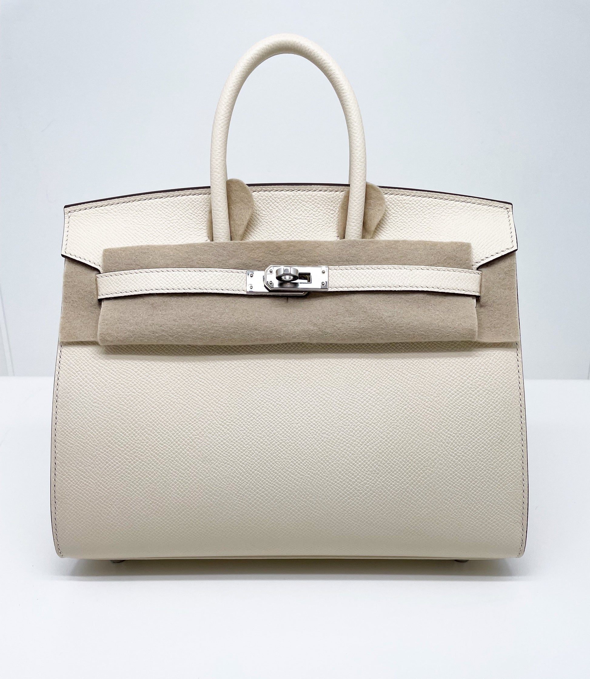 BIRKIN SELLIER 25 CM EN CUIR DE VEAU ESPOM NATA. - Soline