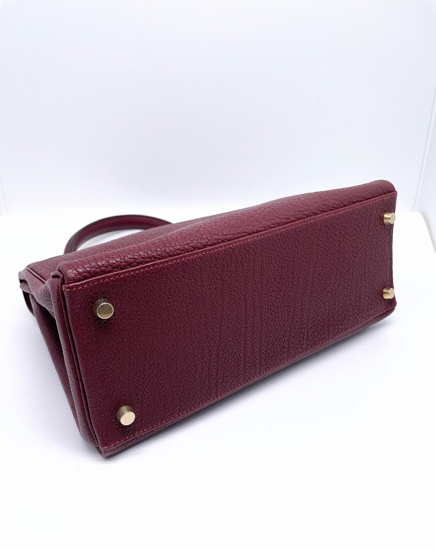 Sac à main Hermès Kelly retourné 28 en cuir Togo Bordeaux - Soline