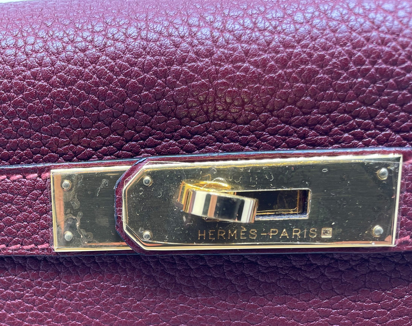 Sac à main Hermès Kelly retourné 28 en cuir Togo Bordeaux - Soline