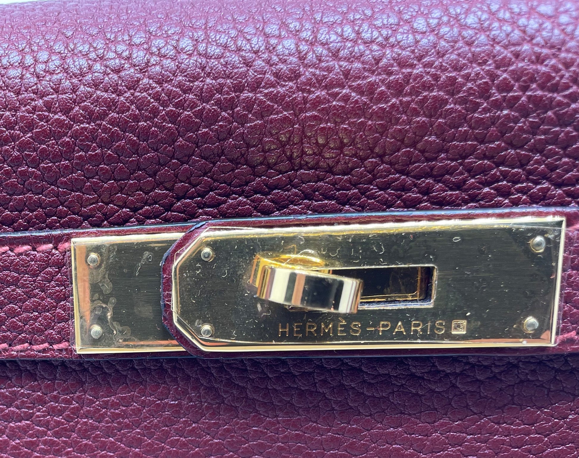 Sac à main Hermès Kelly retourné 28 en cuir Togo Bordeaux - Soline